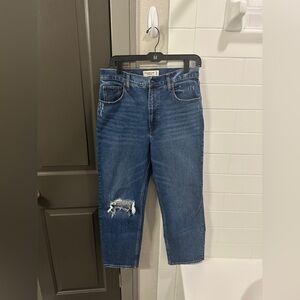 Abercrombie Ultra High Rise Ankle Straight Size 10 Women's Distressed Jeans